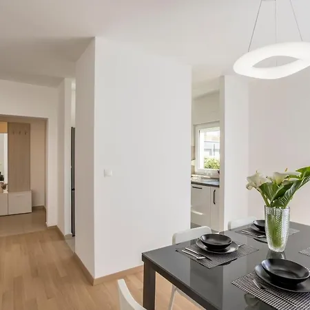 Coastal 1 Apartment Split