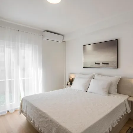 Coastal 1 Apartment *