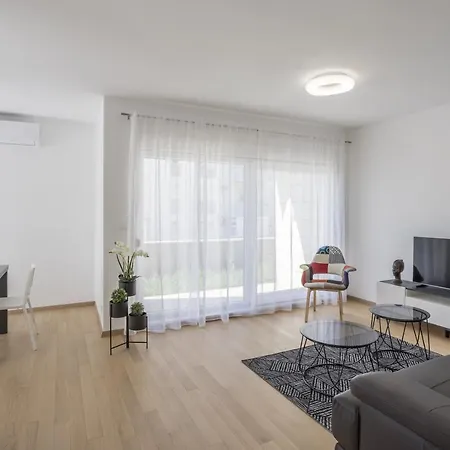 Coastal 1 Apartment
